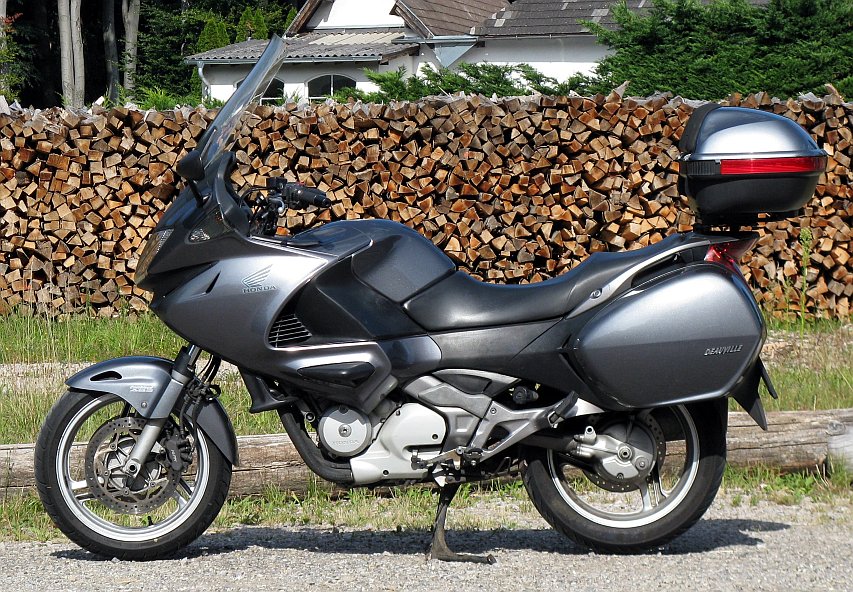 Honda NT 700 Deauville RC52
